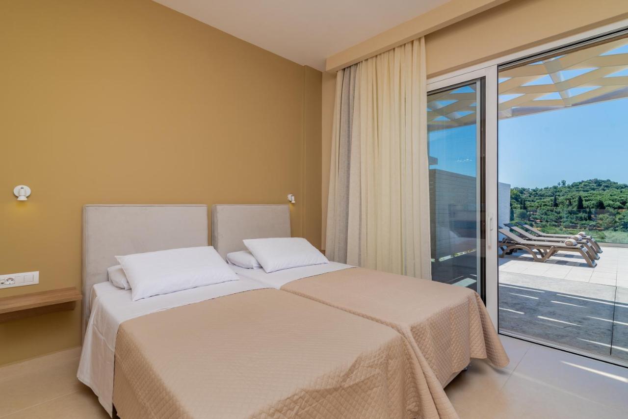 Spartakos Luxury Villa 2 Koukounaria Exterior photo